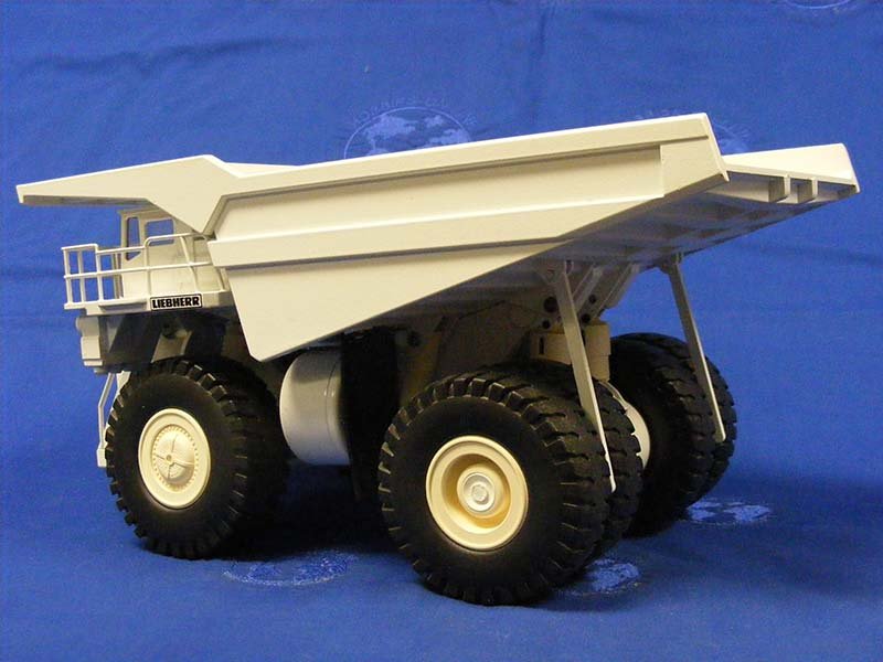 2724 Camión Minero Liebherr KL2450 Escala 1:50 (Modelo Descontinuado) - KATZER