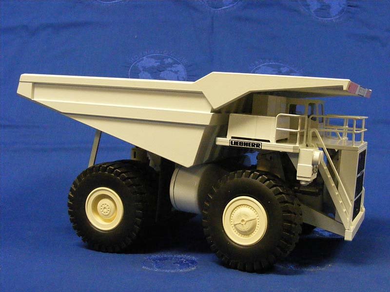 2724 Camión Minero Liebherr KL2450 Escala 1:50 (Modelo Descontinuado) - KATZER