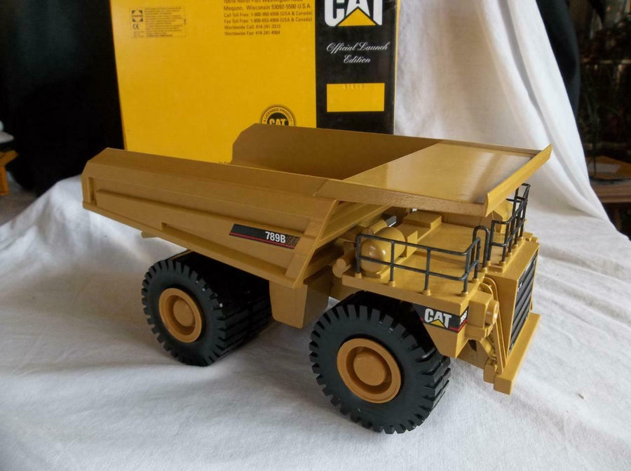 2726-01 Camión Minero Caterpillar 789B Escala 1:50 (Modelo Descontinuado) - KATZER