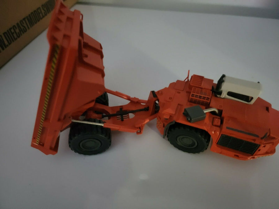 2729-01 Camión Minero De Bajo Perfil Sandvik TH550 Escala 1:50 (Modelo Descontinuado) - KATZER