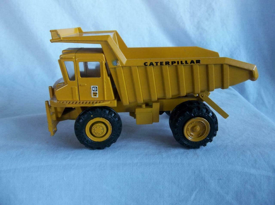 276 Camión Minero Caterpillar 769B Escala 1:50 (Modelo Descontinuado) - KATZER