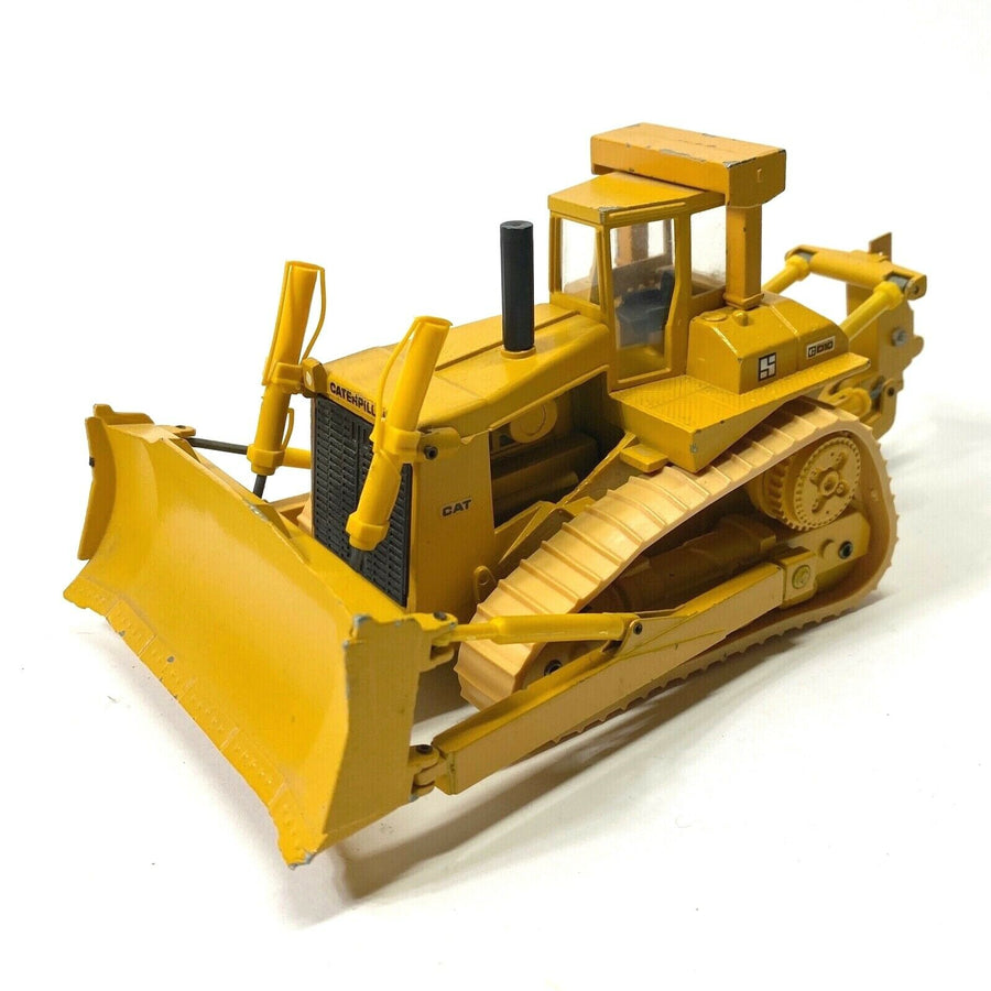 2850 Tractor De Orugas Caterpillar D10 Escala 1:50 (Modelo Descontinuado) - KATZER