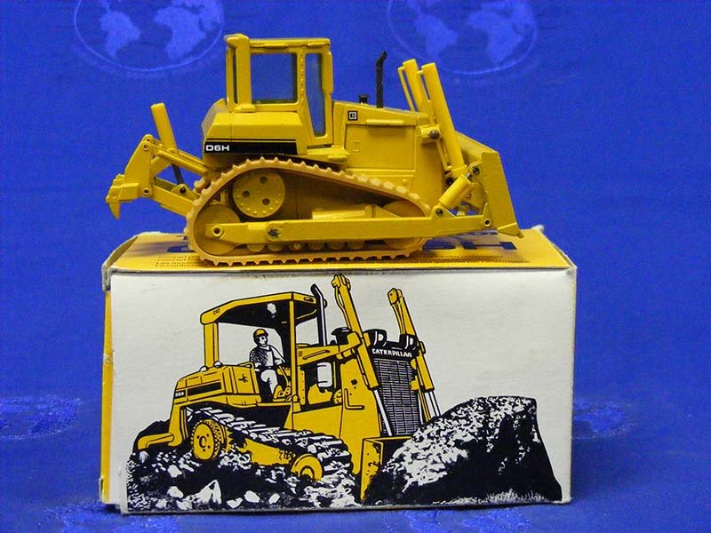 2851-2 Tractor De Orugas Caterpillar D6H Escala 1:50 (Modelo Descontinuado) - KATZER