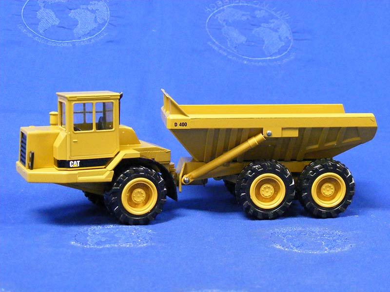 2862-0 Camión Articulado Caterpillar D400 Escala 1:50 (Modelo Descontinuado) - KATZER
