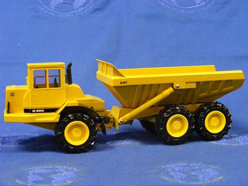 2862 Camión Articulado Caterpillar D400 Escala 1:50 (Modelo Descontinuado) - KATZER