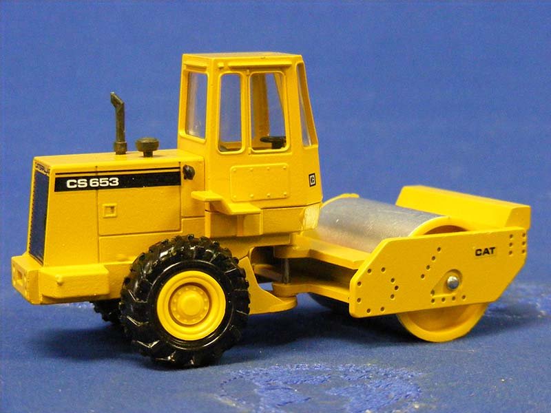 2889 Rodillo Compactador Caterpillar CS653 Escala 1:50 (Modelo Descontinuado) - KATZER