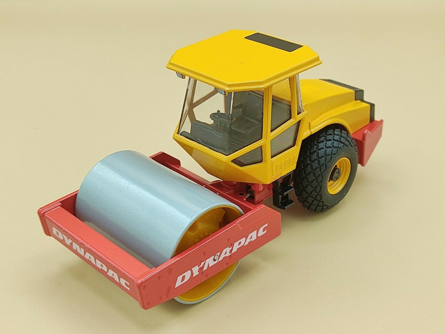 297 Rodillo Compactador Dynapac CA512 Escala 1:35 (Modelo Descontinuado) - KATZER