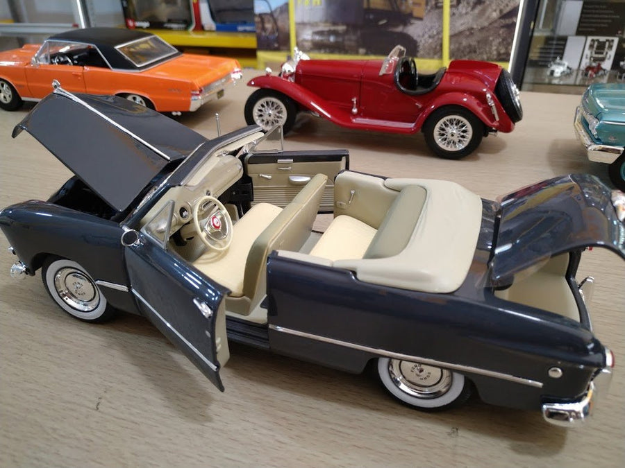 31682 Ford Convertible Año 1949 Escala 1:18 (Maisto Special Edition) - KATZER
