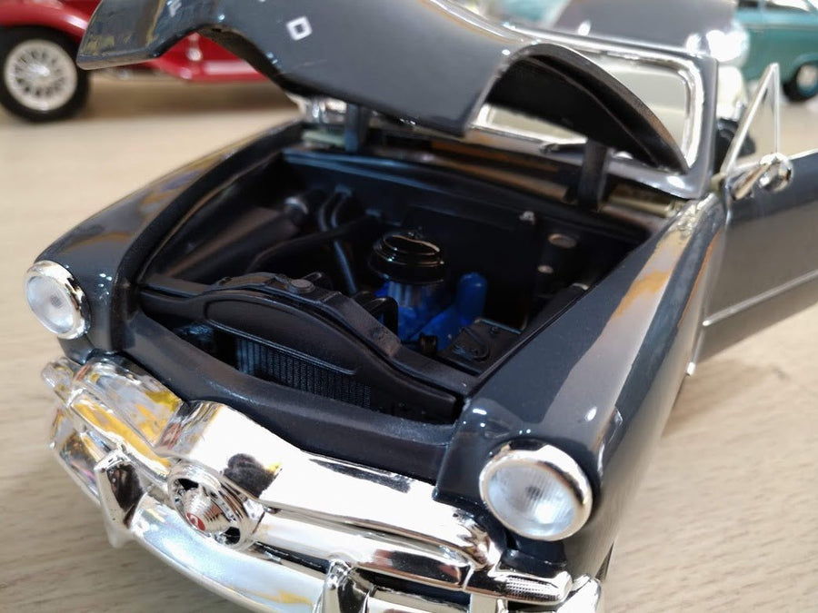 31682 Ford Convertible Año 1949 Escala 1:18 (Maisto Special Edition) - KATZER