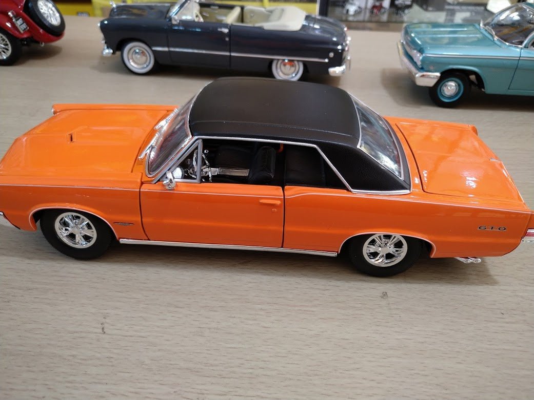 31885 Pontiac GTO Año 1965 Escala 1:18 (Maisto Special Edition) - KATZER