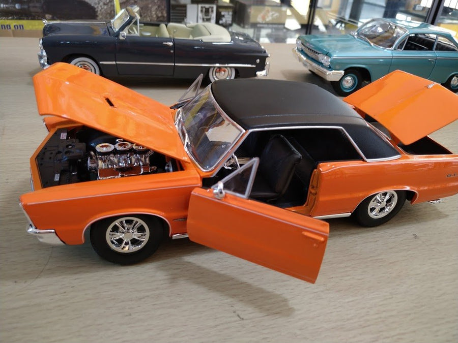 31885 Pontiac GTO Año 1965 Escala 1:18 (Maisto Special Edition) - KATZER