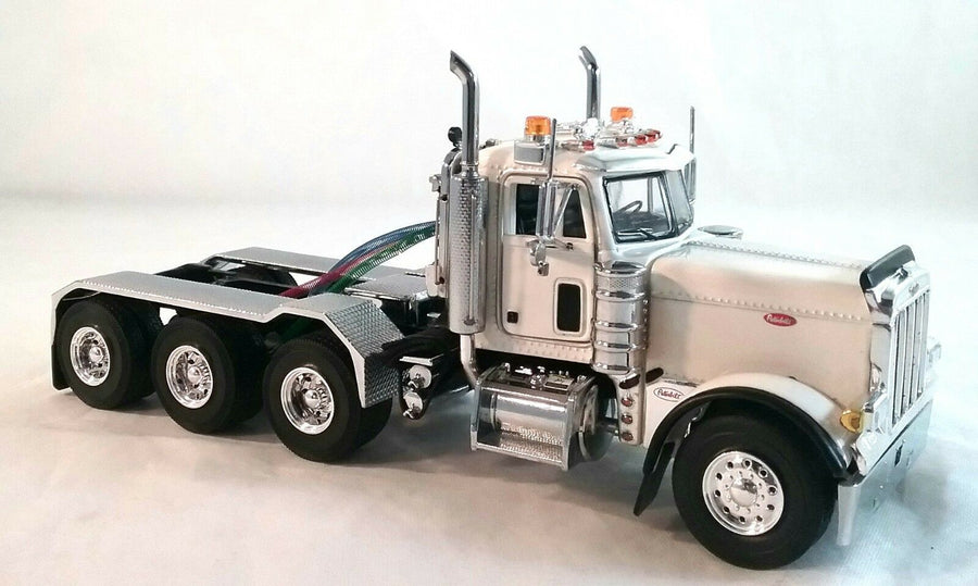 33-2014 Tracto Peterbilt 379 Blanco Escala 1:50 - KATZER