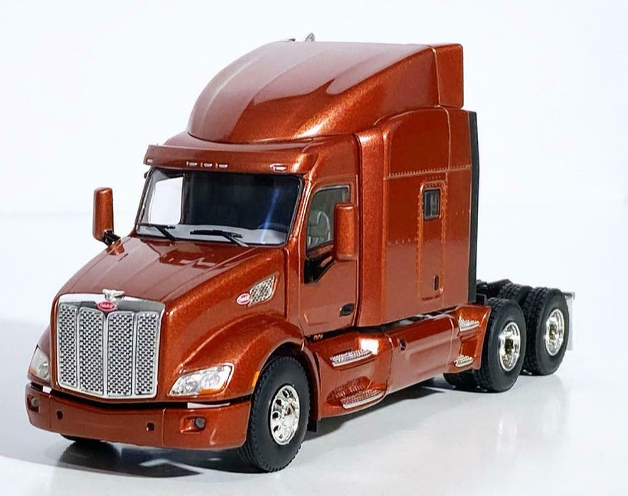 33-2024 Tracto Camión Peterbilt 579 Escala 1:50 - KATZER