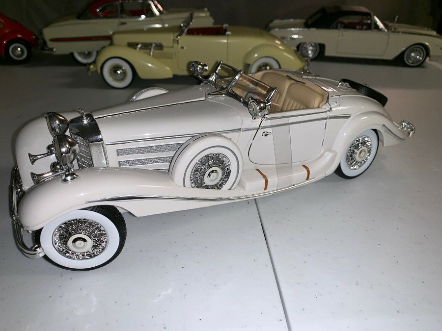 36055 Mercedes-Benz 500K TYP Año 1936 Escala 1:18 (Maisto Premiere Edition) - KATZER