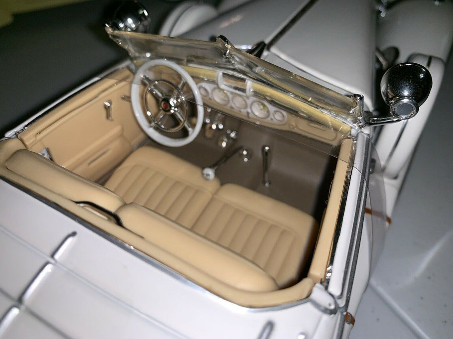 36055 Mercedes-Benz 500K TYP Año 1936 Escala 1:18 (Maisto Premiere Edition) - KATZER