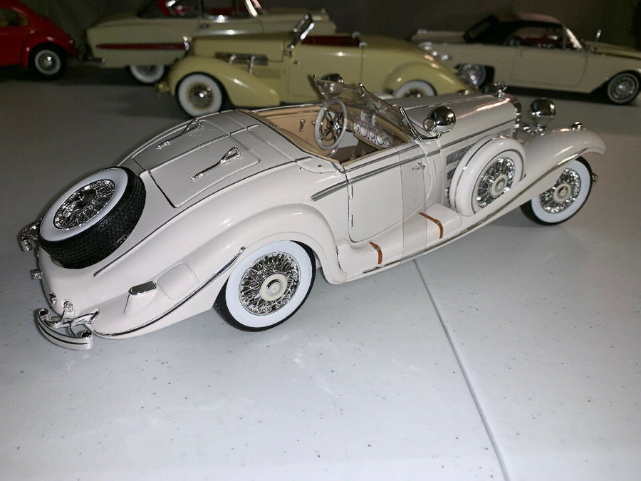 36055 Mercedes-Benz 500K TYP Año 1936 Escala 1:18 (Maisto Premiere Edition) - KATZER