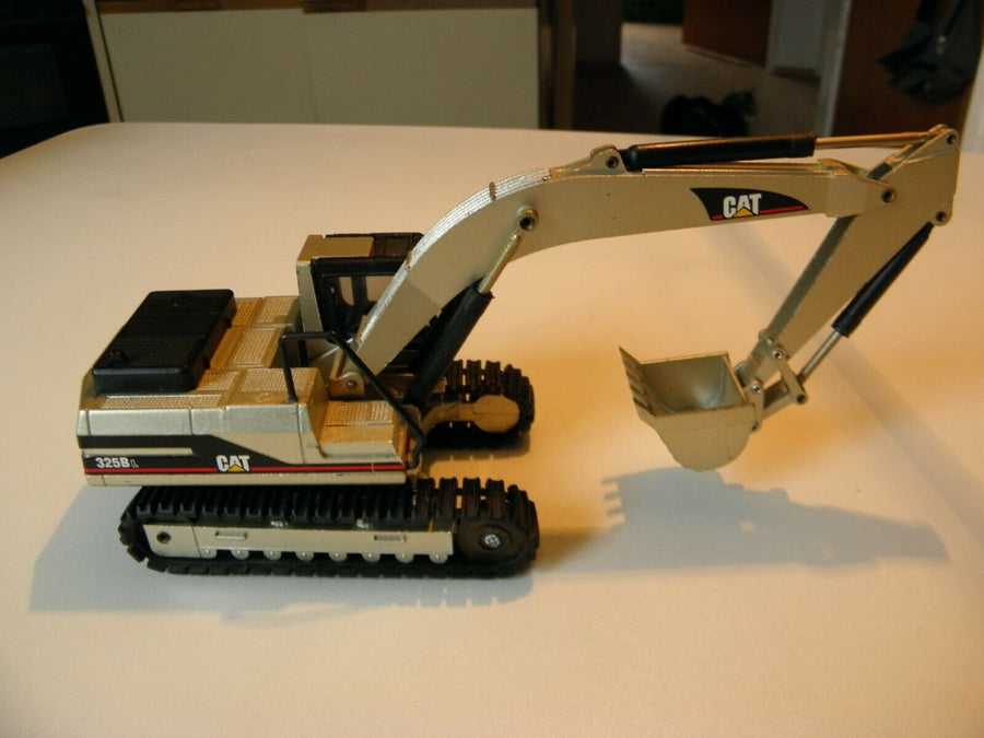 367 Excavadora Caterpillar 325BL NZG Escala 1:50 - KATZER