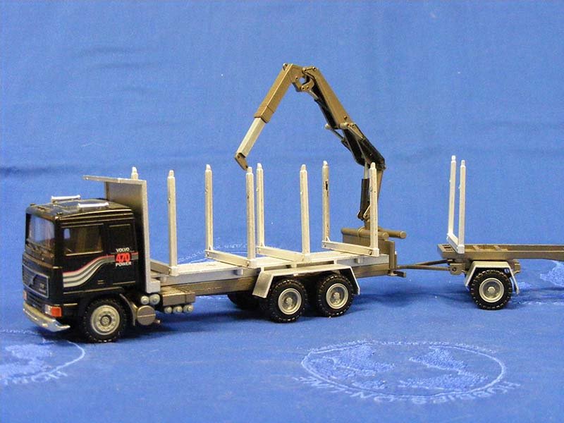 4317 Cama Baja Volvo F16 Escala 1:50 (Modelo Descontinuado) - KATZER