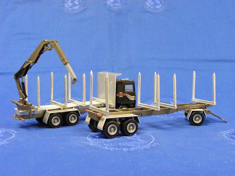 4317 Cama Baja Volvo F16 Escala 1:50 (Modelo Descontinuado) - KATZER