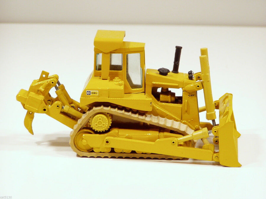 45 Tractor De Orugas Caterpillar D8L Escala 1:50 (Modelo Descontinuado) - KATZER