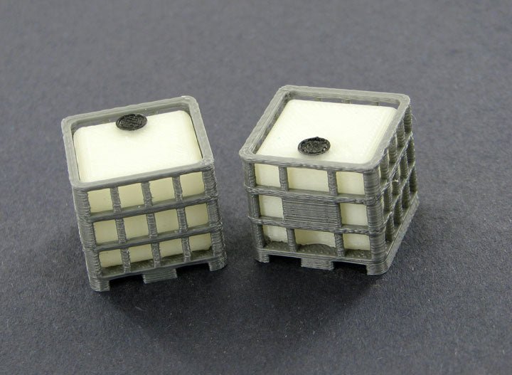 50-250-GY kit de 2 Tanques para Paletas IBC Escala 1:50 - KATZER