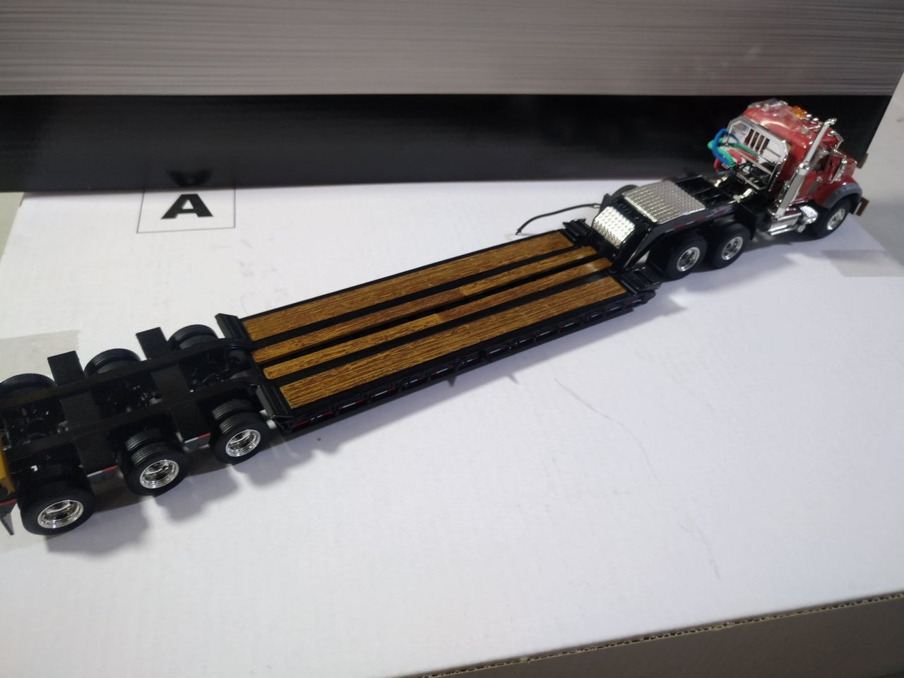 50-3117 Cama Baja Mack Granite MP Day Cab Escala 1:50 (Modelo Descontinuado) - KATZER