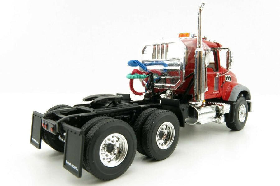 50-3117C Tracto Camión Mack Granite MP Rojo Escala 1:50 - KATZER