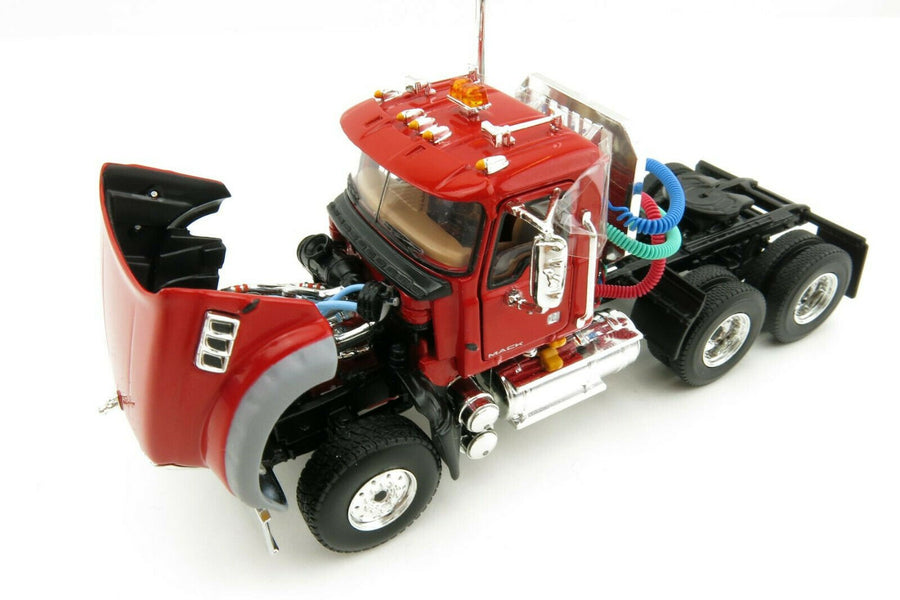 50-3117C Tracto Camión Mack Granite MP Rojo Escala 1:50 - KATZER