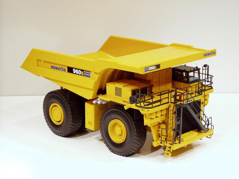 50-3244 Camión Minero Komatsu 960E-2K Escala 1:50 (Modelo Descontinuado) - KATZER