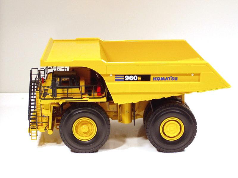 50-3244 Camión Minero Komatsu 960E-2K Escala 1:50 (Modelo Descontinuado) - KATZER