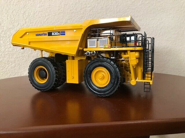 50-3273 Camión Minero Komatsu 830E-AC Escala 1:50 - KATZER