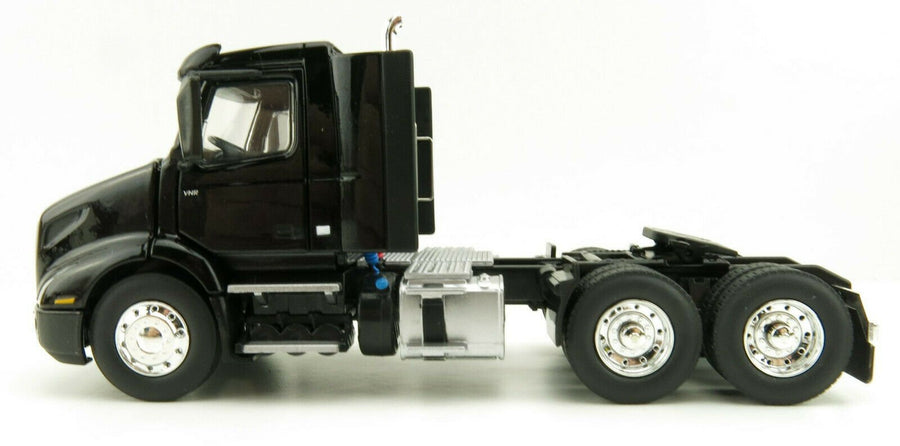 50-3363 Tracto Camión Volvo VNR 300 Escala 1:50 - KATZER