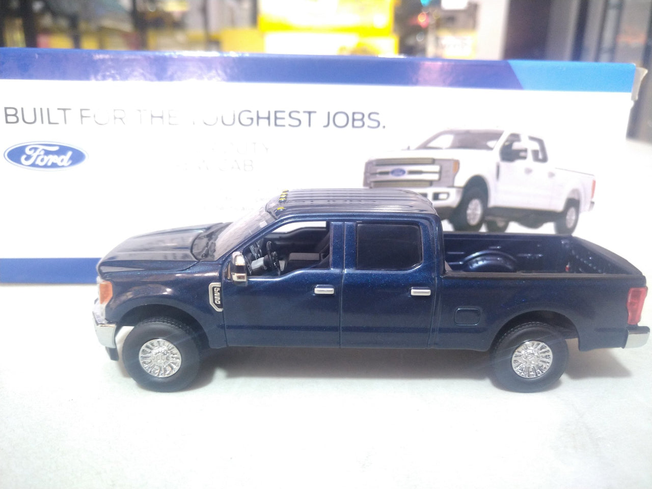 Ford Super Duty F-250 Pickup 1:50 Scale (Discontinued Model)