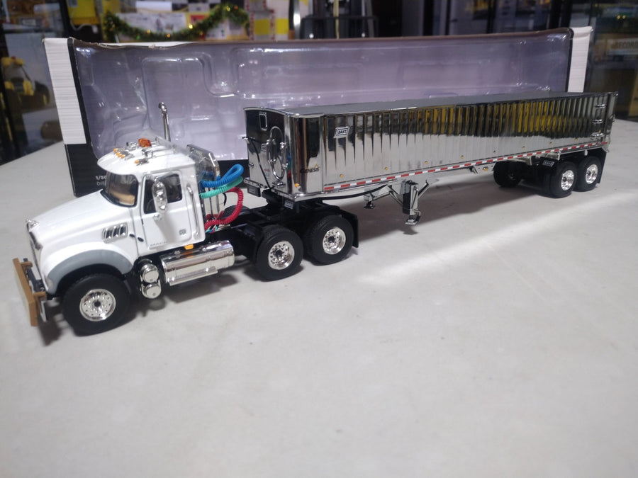 Tráiler Mack Granite MP Day Cab Escala 1:50