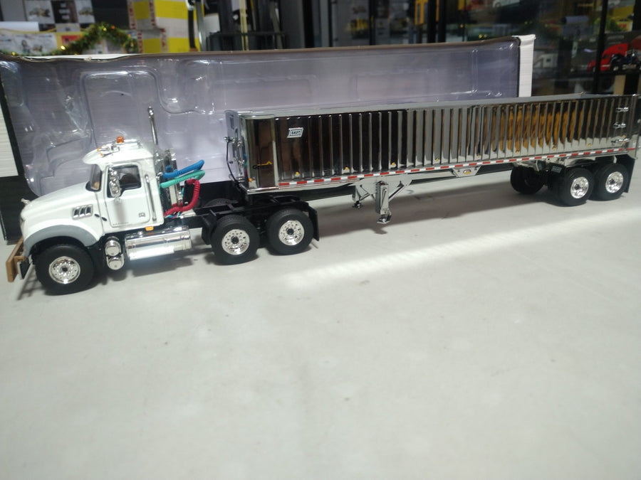 Tráiler Mack Granite MP Day Cab Escala 1:50