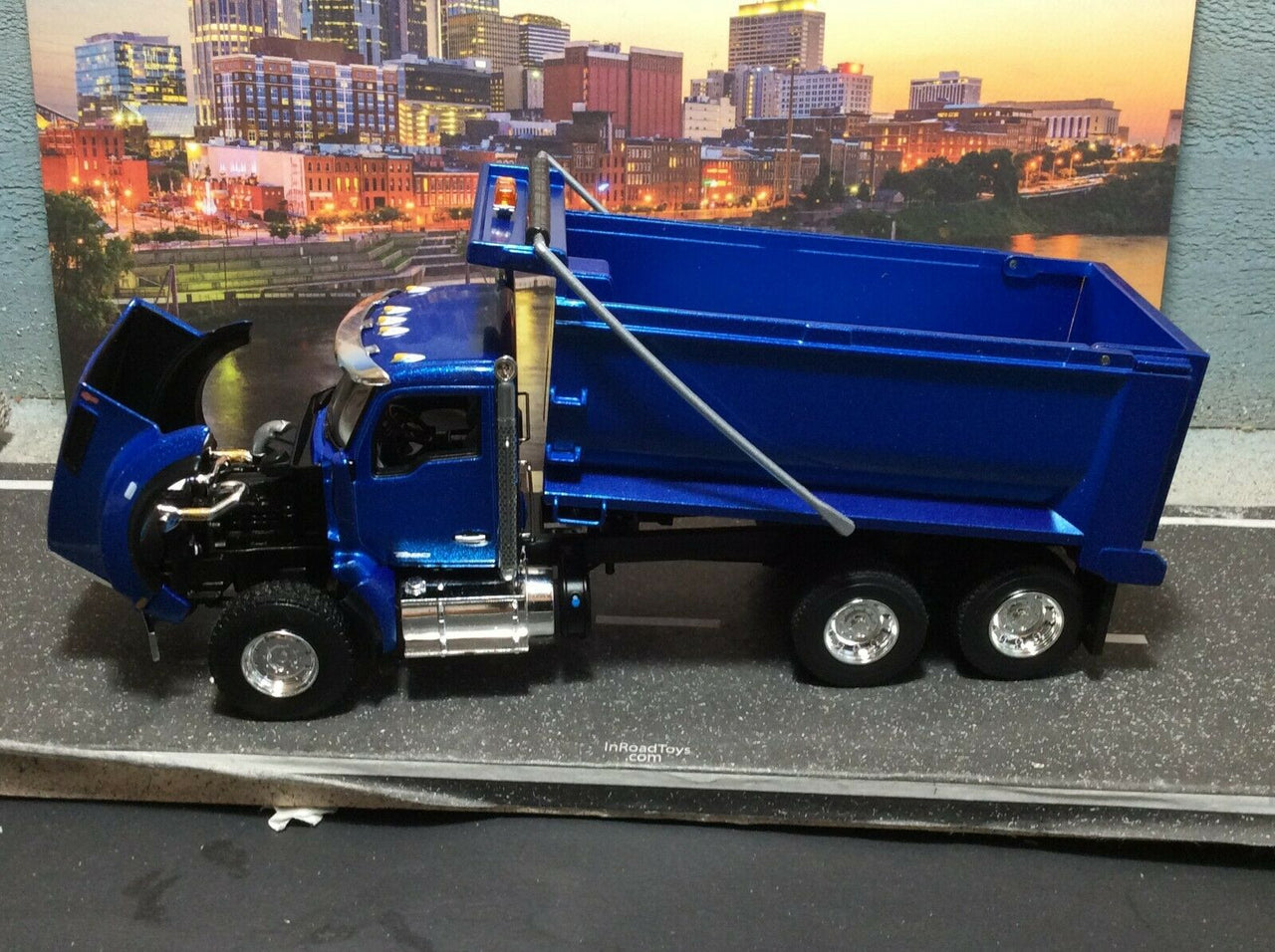 Volquete Kenworth T880 Escala 1:50