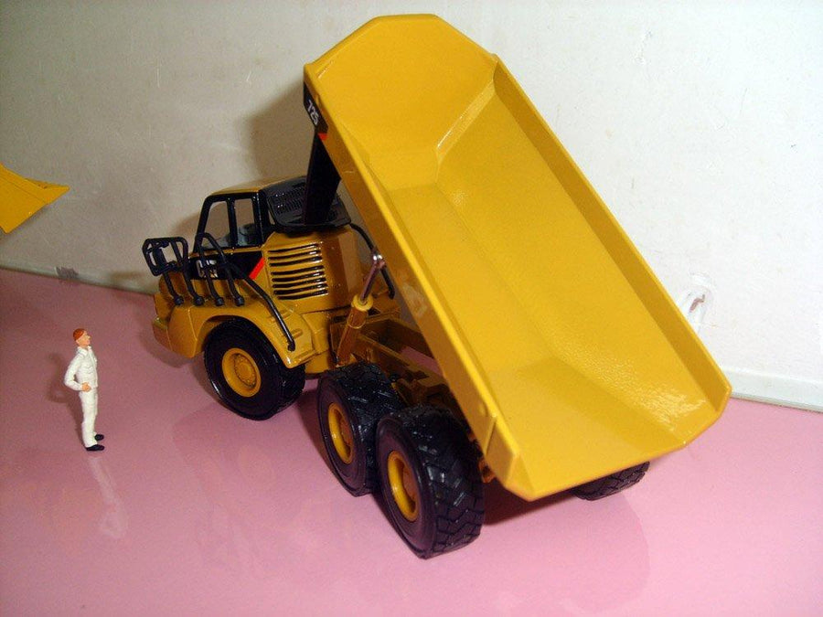 55073 Camión Articulado Cat 725 Escala 1:50