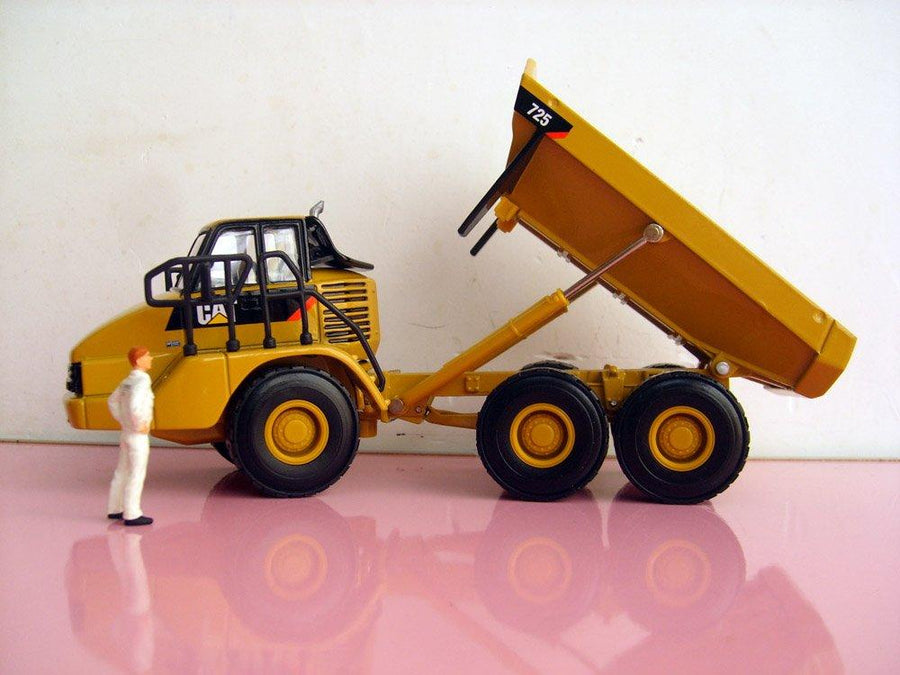 55073 Camión Articulado Cat 725 Escala 1:50