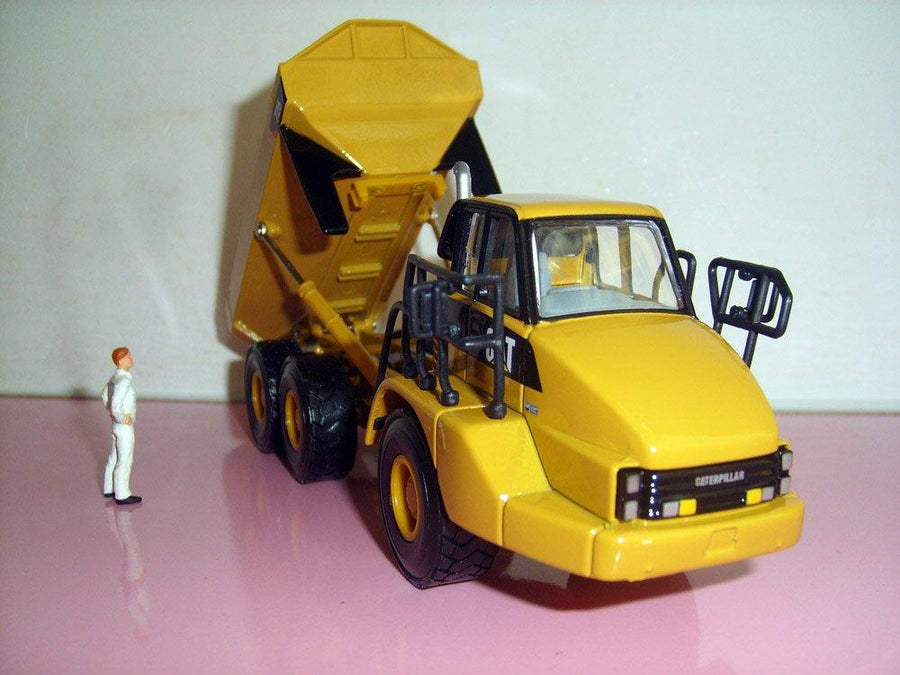 55073 Camión Articulado Cat 725 Escala 1:50