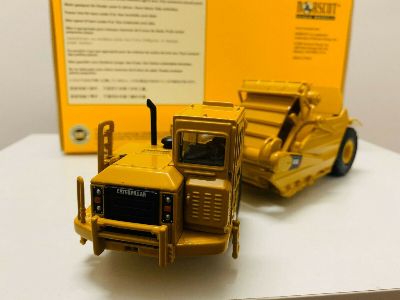 Mototrailla  623G Escala 1:50 (Modelo Descontinuado)