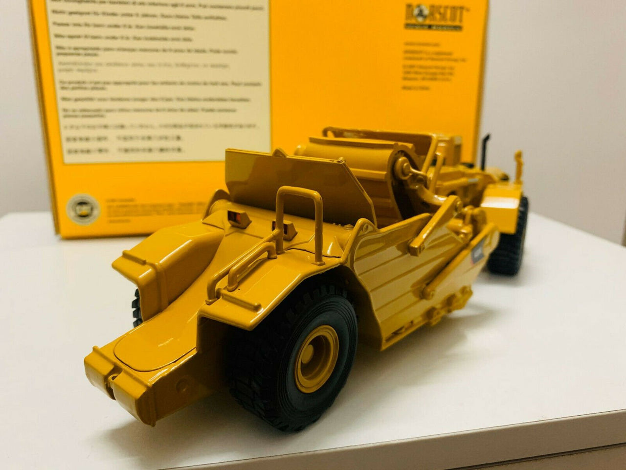 Mototrailla  623G Escala 1:50 (Modelo Descontinuado)