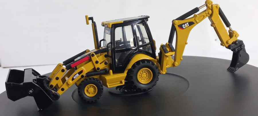 Retroexcavadora  420E Escala 1:50 (Modelo Descontinuado)