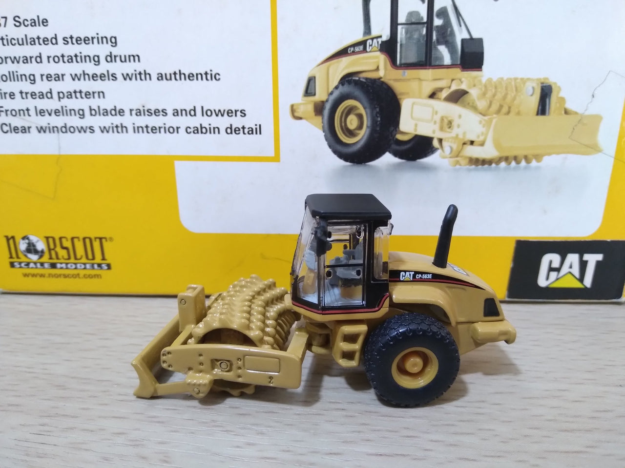 CP-563E Compactor Roller 1:87 Scale (Discontinued Model)