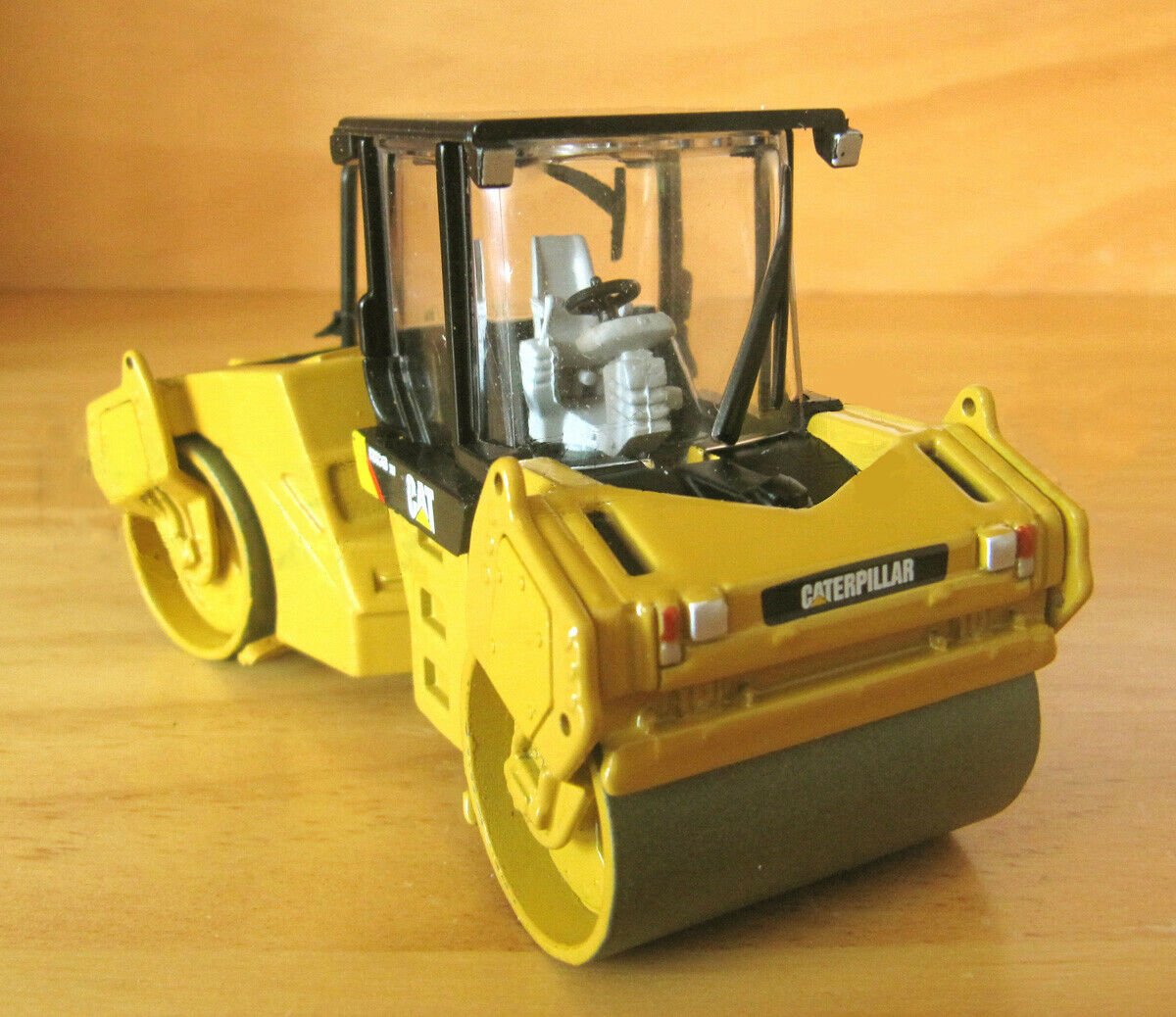 Rodillo Compactador  CB-534D XW Escala 1:50