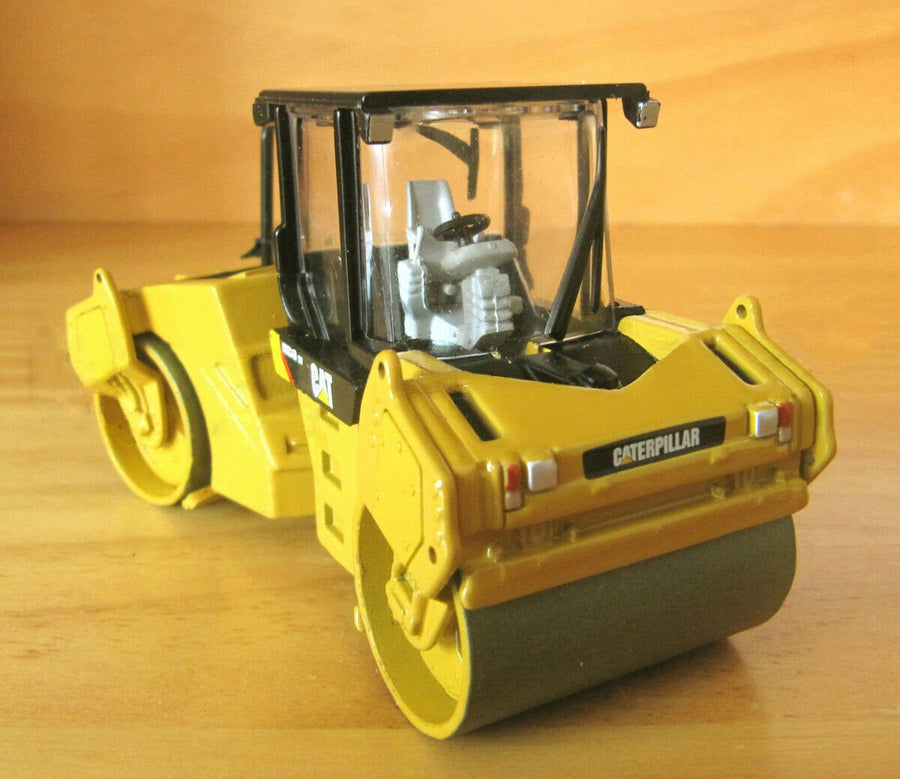 Rodillo Compactador Caterpillar CB-534D XW Escala 1:50