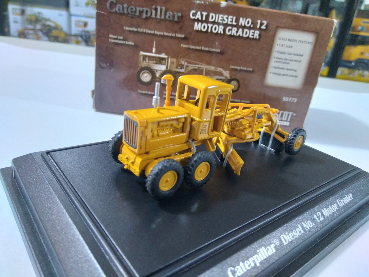 Diesel Motor Grader 12 Scale 1:87