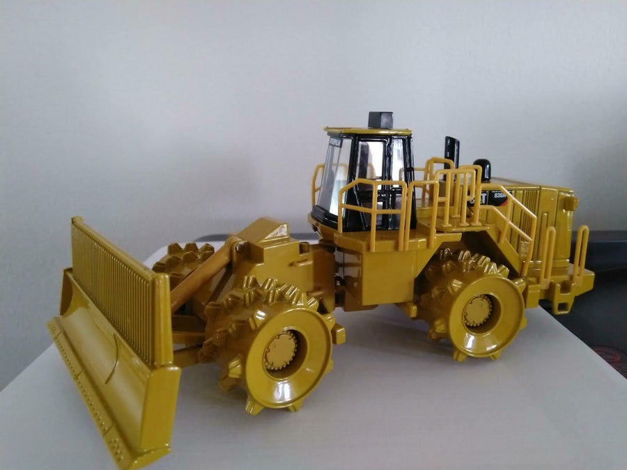 Rodillo Compactador  836H Escala 1:50 (Modelo Descontinuado)