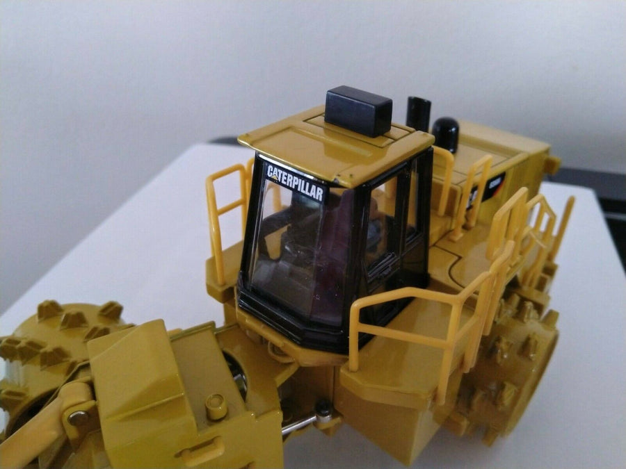 Rodillo Compactador  836H Escala 1:50 (Modelo Descontinuado)