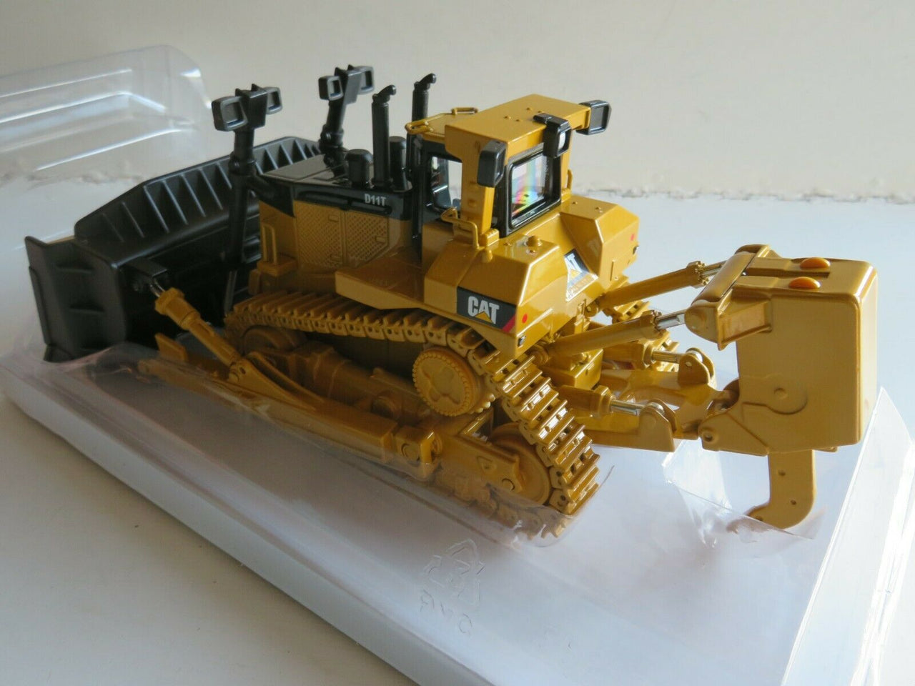 Tractor De Orugas  D11T Escala 1:50 (Modelo Descontinuado)