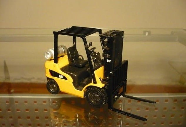 Montacarga  P5000 Escala 1:25 (Modelo Descontinuado)